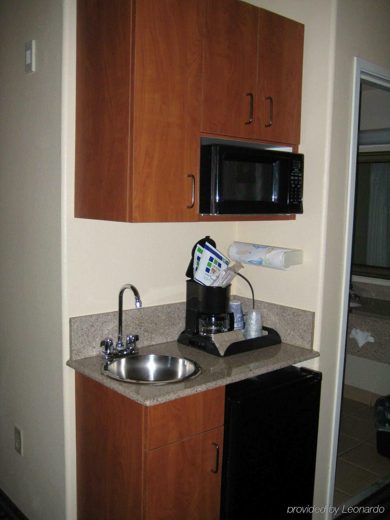 Holiday Inn Express Hotel And Suites Bastrop By Ihg Quarto foto